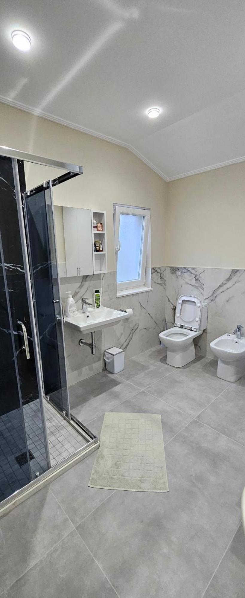 Koman_Lakeview_Apartments Shkoder Luaran gambar